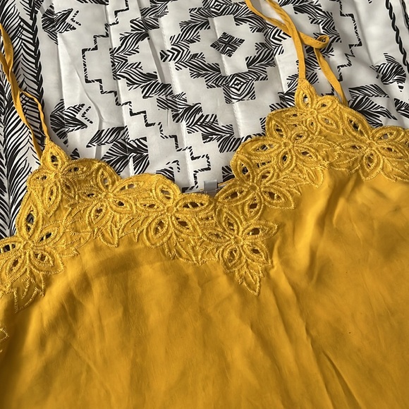 Red Sky Yellow Spaghetti Strap Tank Top Size 2XL fits like a Large - Picture 3 of 11